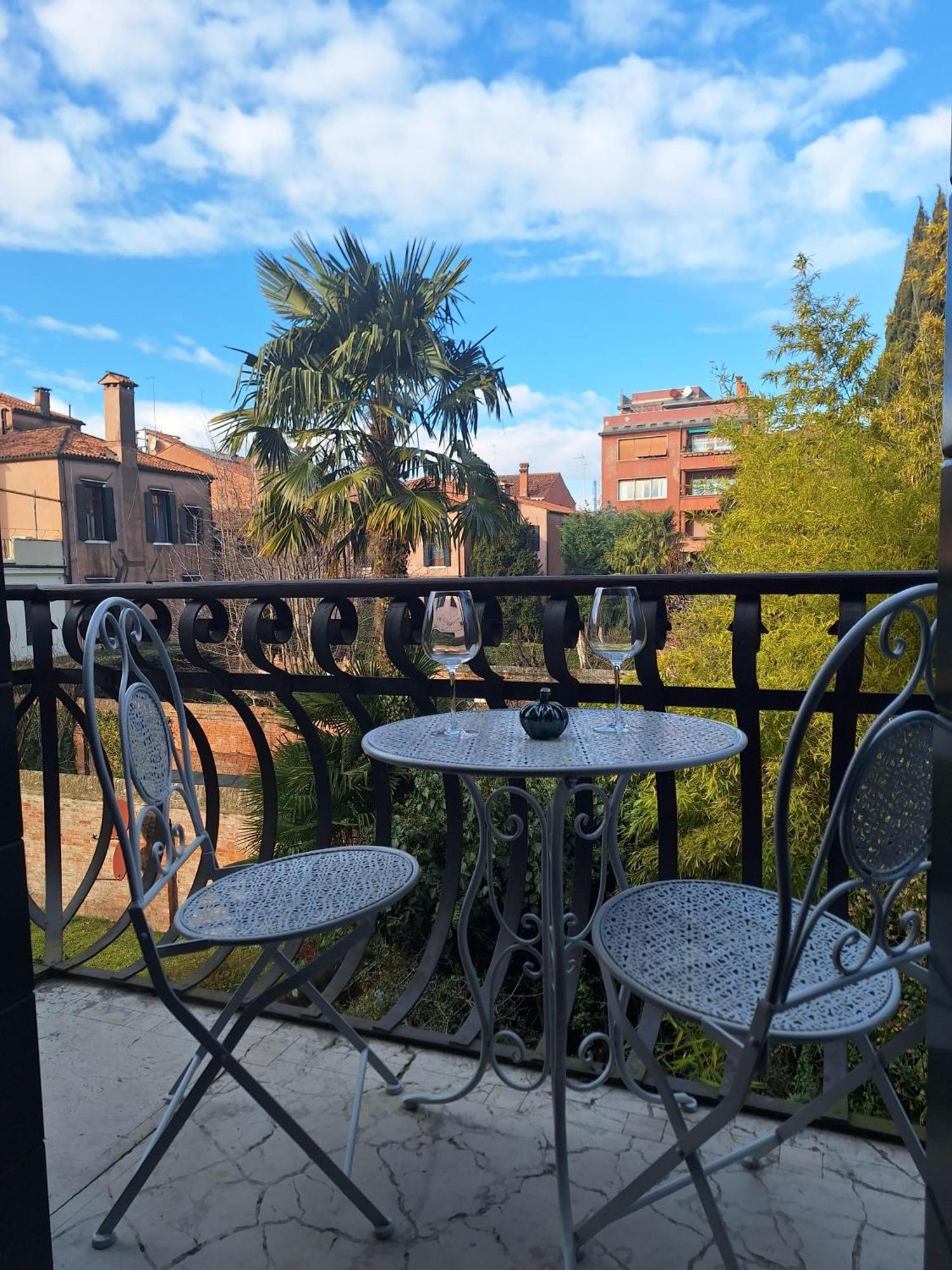 Appartamenti Inside Palazzo Foscarini Βενετία Εξωτερικό φωτογραφία