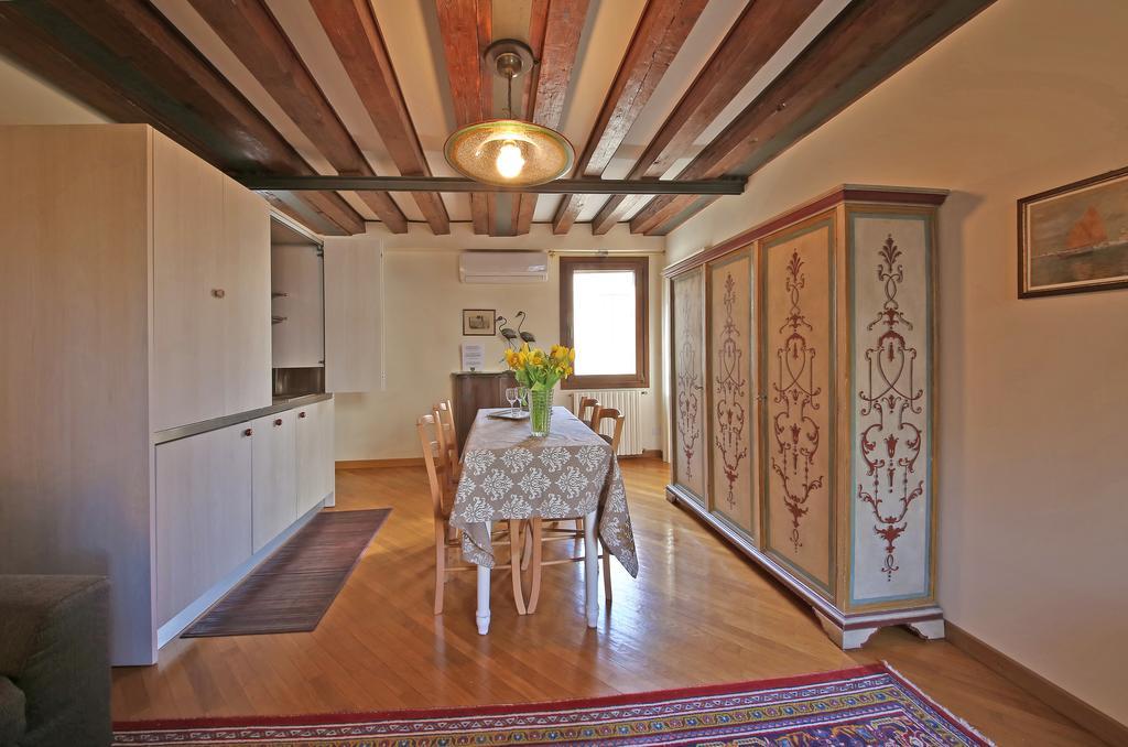 Appartamenti Inside Palazzo Foscarini Βενετία Εξωτερικό φωτογραφία