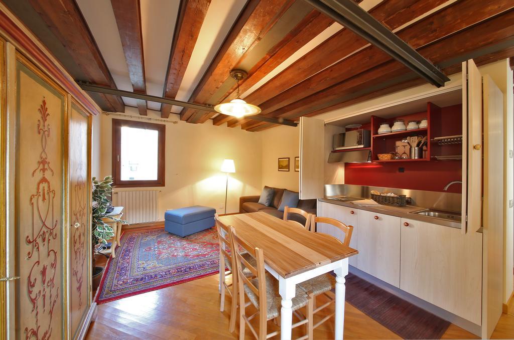 Appartamenti Inside Palazzo Foscarini Βενετία Εξωτερικό φωτογραφία