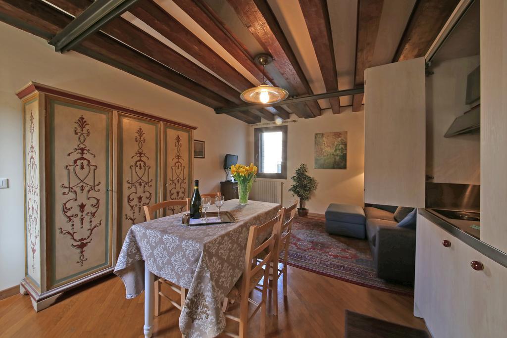Appartamenti Inside Palazzo Foscarini Βενετία Εξωτερικό φωτογραφία
