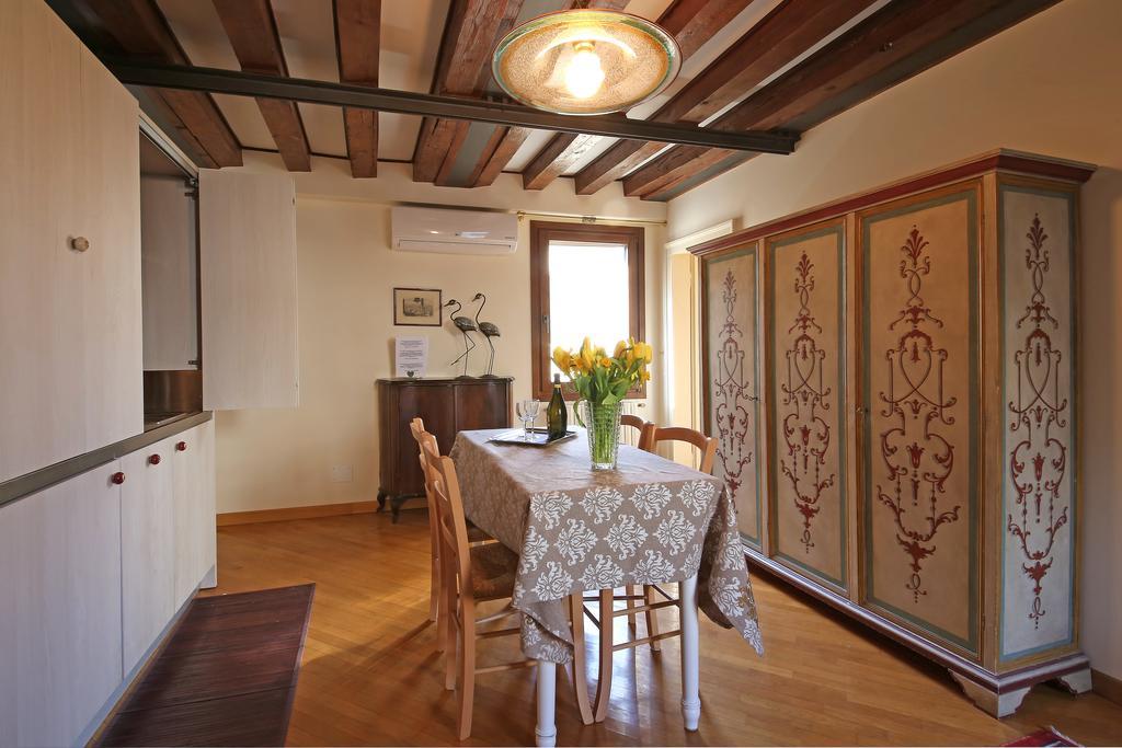 Appartamenti Inside Palazzo Foscarini Βενετία Εξωτερικό φωτογραφία