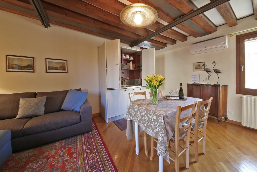 Appartamenti Inside Palazzo Foscarini Βενετία Εξωτερικό φωτογραφία