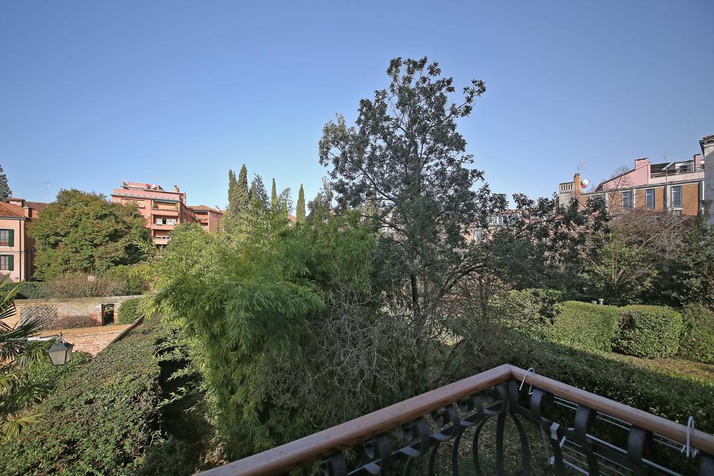 Appartamenti Inside Palazzo Foscarini Βενετία Εξωτερικό φωτογραφία