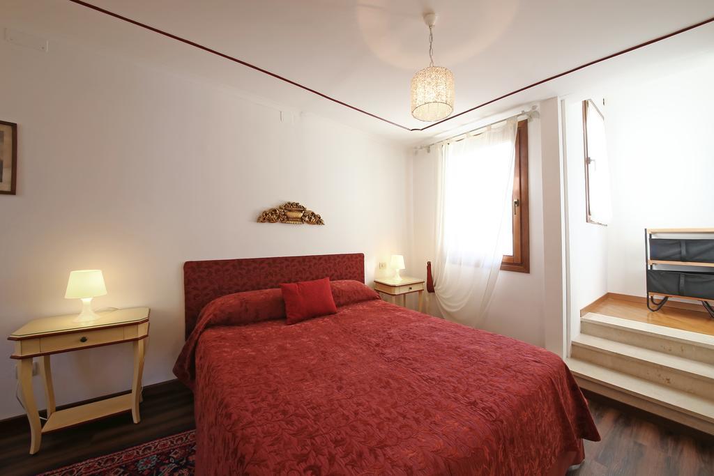 Appartamenti Inside Palazzo Foscarini Βενετία Εξωτερικό φωτογραφία